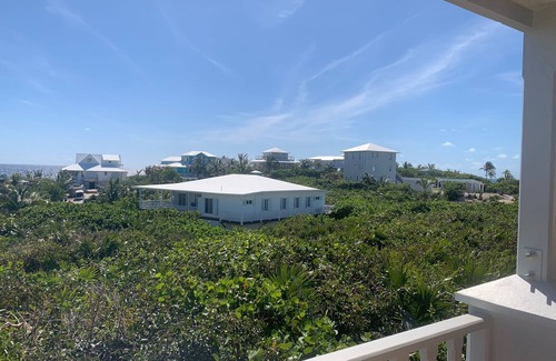 Hope Town House | Introducing Royal Palms: Your Island Retreat in Near Tahiti Beach