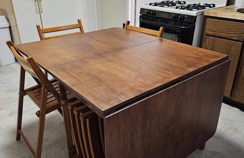 Manistee House | Introducing T&T's Cozy Farmhouse: Your perfect Getaway in Manistee!