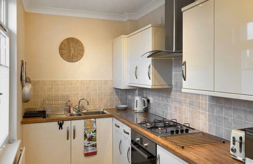 Inverness House | Inverness Haven - 2 bedroom apartment with private parking & garden