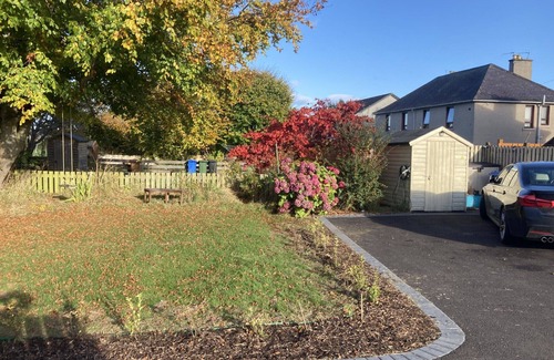 Inverness House | Inverness Haven - 2 bedroom apartment with private parking & garden