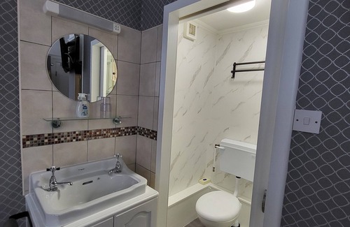 Newquay City Centre Bed & Breakfast | Invernook Hotel