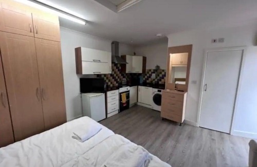 Loxford Apartment | Inviting 1-Bed Apartment in Ilford