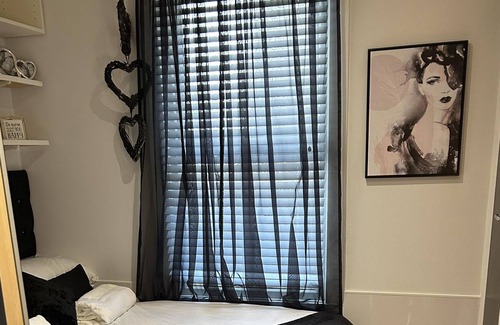 Watford Apartment | Inviting 1-Bed unit in Watford