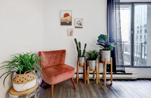 Quartier des Spectacles Apartment | Inviting 1BR on Rene Levesque