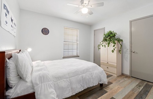 Buckner Terrace - Everglade Park House | Inviting 3BR Home near Downtown Dallas and The State Fair of Texas