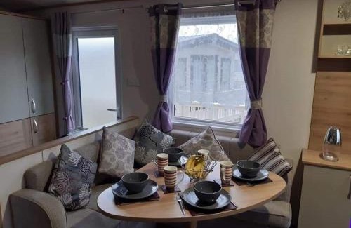 Skegness House | Inviting beautiful 3-Bed Caravan in Ingoldmells