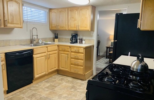 Greeley Apartment | Inviting Bungalow Next to Unc - Free Cruiser Bikes!
