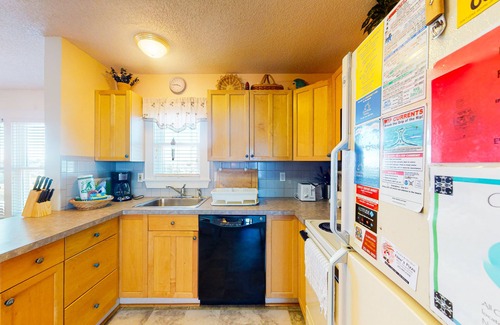 Avon Condo | Inviting Condo w/Shared Outdoor Pool, Central A/C, Free WiFi, and Ocean View