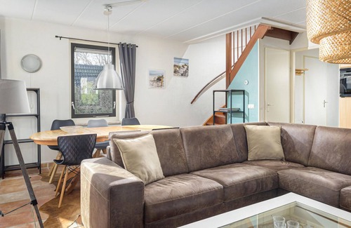 Tzummarum House | Inviting cottage with own sauna.