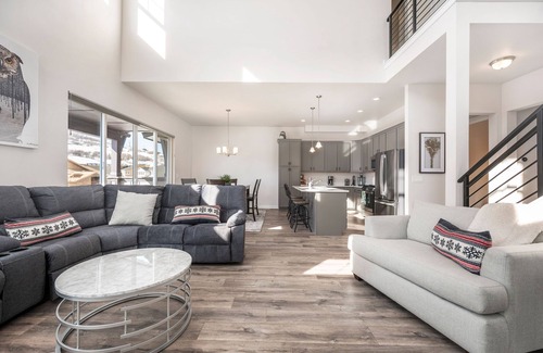 Deer Mountain House | Inviting Hideout Townhome w/Balcony & Lake Views!