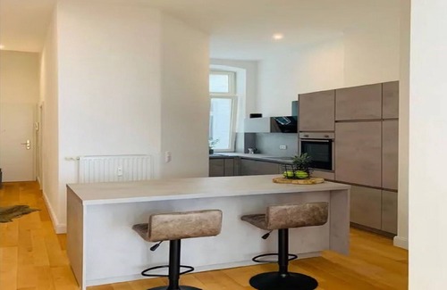 Straubing House | Inviting holiday home with balcony or terrace