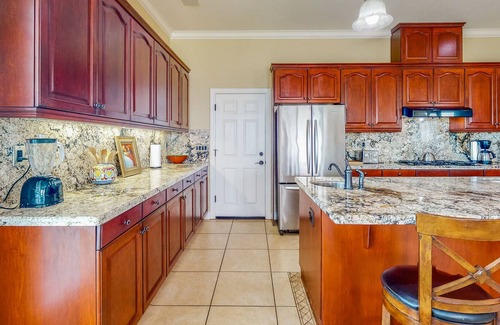 Victor House | Inviting Home on 2.5 acres, Near Vineyards