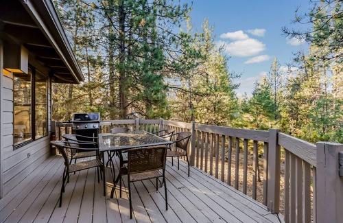 Sunriver House | Inviting home with deck, gas grill, hot tub, pools, and SHARC passes
