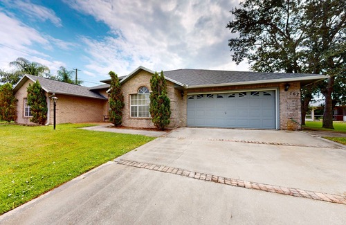 Sebastian Highlands House | Inviting home with private pool & large lanai, near beaches
