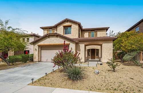 Westwing Mountain House | Inviting home with WiFi, washer/dryer, central AC & covered patio