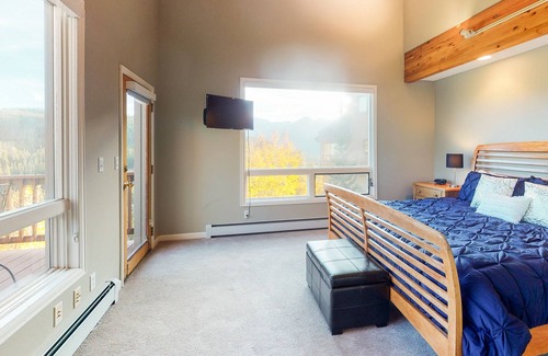 Baldy Mountain House | Inviting mountain getaway w/ scenic deck, private hot tub, pool table & foosball