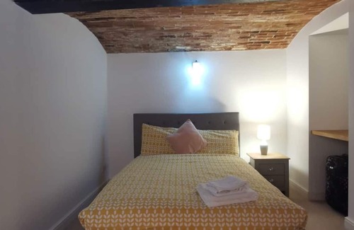 Banbury Apartment | Inviting No.2 - The Vault