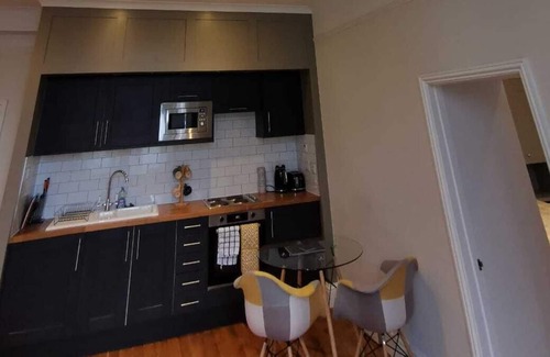 Banbury Apartment | Inviting No.4 The Warwick