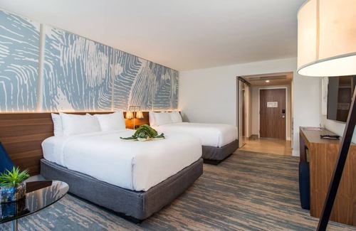 Central Beach Hotel | Inviting Ocean Stay with Pool Access Near Las Olas Blvd - 4 Relaxing Rooms