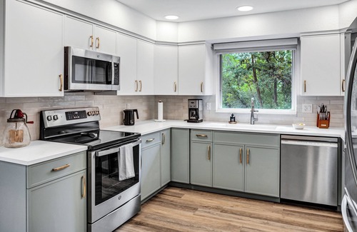 Glenwood Springs House | Inviting Red Mountain Retreat, Near Hot Springs & Downtown, Great for Families