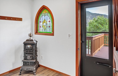 Glenwood Springs House | Inviting Red Mountain Retreat, Near Hot Springs & Downtown, Great for Families