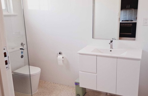 Rockingham Apartment | Inviting Stay in Rockingham City Centre