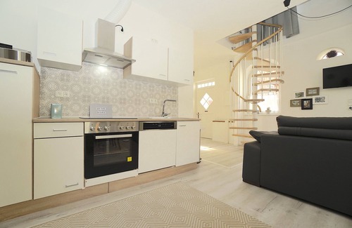 Schleswig Apartment | Inviting vacation accommodation 'Tischlerhaus' in the heart of Schleswig