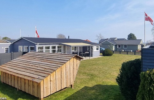Diernæs Strandby House | Inviting vacation home near the beach with WLAN, oven and washing machine