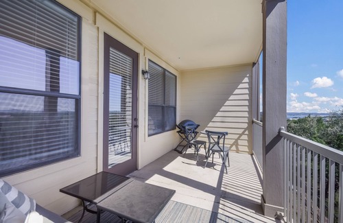 Jonestown Condo | Inviting Villa at Hollows Resort with Amazing Country & Lake Views! 4 Pools, Pickleball!