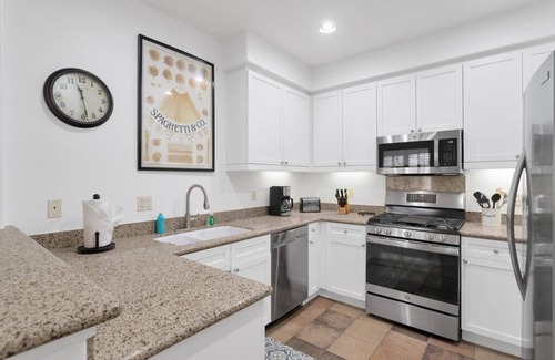 La Quinta Villa | Inviting Villa w/Mountain Views & Private Garage LQ170 LIC-068248
