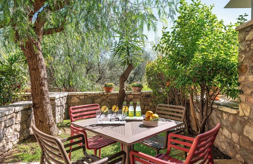 Longos Apartment | IOLI - IRIS Apartments (32m² for 2-3 persons)