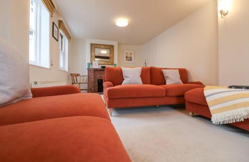 Southwold House | Iona Cottage