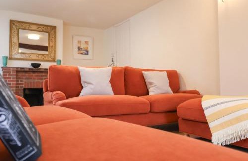 Southwold House | Iona Cottage