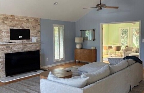 Isle of Palms House | IOP Retreat, walk to the beach, 3 Bedrooms, 3 Bathrooms