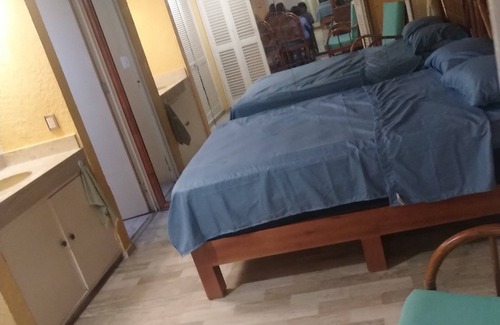 Club Deportivo Bed & Breakfast | IOW4© COMPARTIR VIAJES EN ZONAS DE LUJO EN COLIVING SOLO PARA VIAJEROS ATREVIDOS