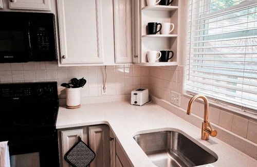Ogden House | Iowa Whole House · Cozy Ski Getaway|Entire house