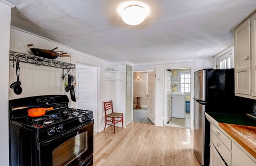 Ipswich Cottage | Ipswich Cottage: Beautiful Views, 5 Mins to Beach