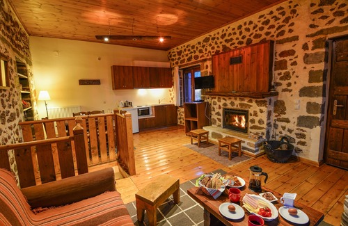 Ano Trikala House | Irida, two bedroom traditional stone house