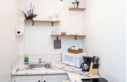 Bois d'Orange Apartment | Irie Heights Party View