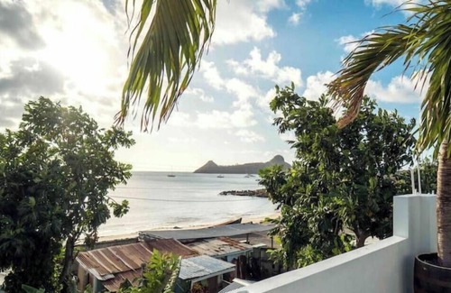 Bois d'Orange Apartment | Irie Heights Party View