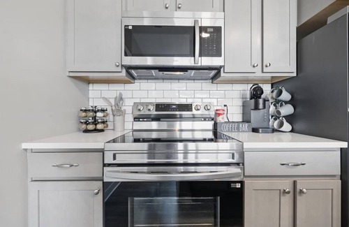 Whitestown Apartment | IRIE Living, ReNEW Kg 2Bd+Gym+Pool, BRAND NEW!