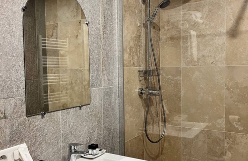 Antibes Old Town Hotel | Irin Hotel