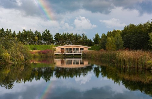 Richmond Cottage | Iris - a lodge that sleeps 6 guests in 3 bedrooms