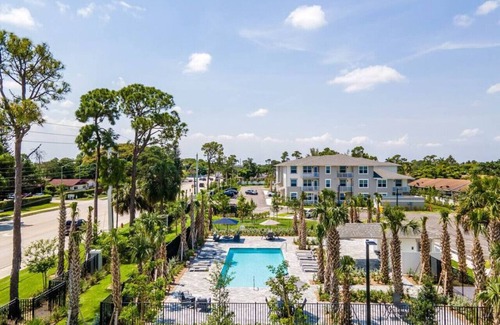 Greenacres Apartment | 'Iris' at Aviara Green - Modern Apartment & Pool