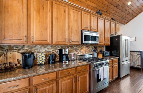 Torreon House | Iris Lodge at Torreon, Peaceful Nature Retreat!