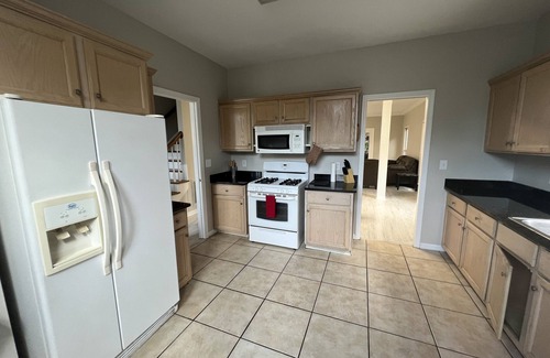 Crestline Heights House | Irondale Three Bedroom House with Parking