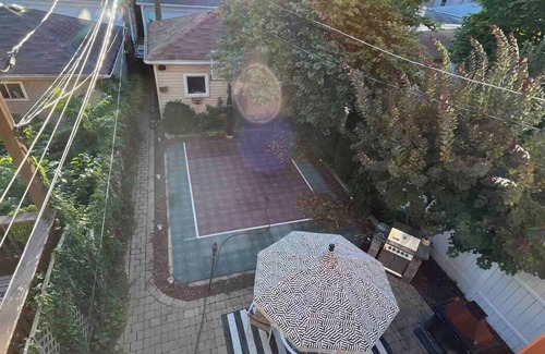 Irving Park House | Irving Park/Avondale Updated Vintage Top Unit in 2-Flat