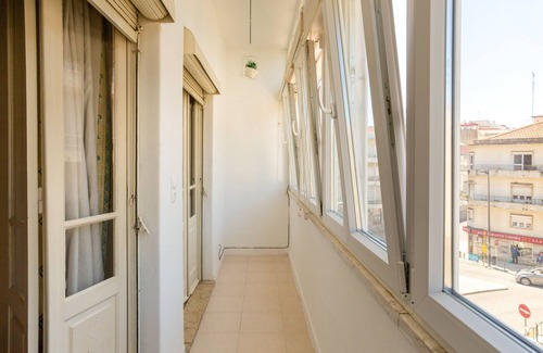 Algueirao - Mem Martins Apartment | Isabel Dream II, 4Km from Sintra, train 300m away