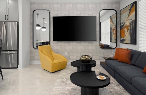 Florida Center House | Isabella’s Island | Peaceful home w pool, luxe BRs - at the center of everything