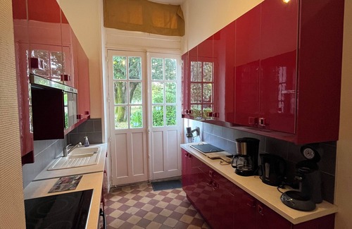 Chambretaud House | Isabelle's "train station" 3 minutes from the Puy du Fou PropertyName 106246771 1036 = House in the heart of town where everything can be done on foot